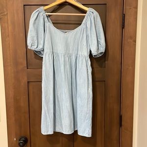 Chambray puff sleeve dress